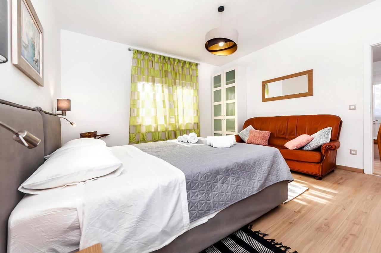Apartments El Corsaro روفينج المظهر الخارجي الصورة