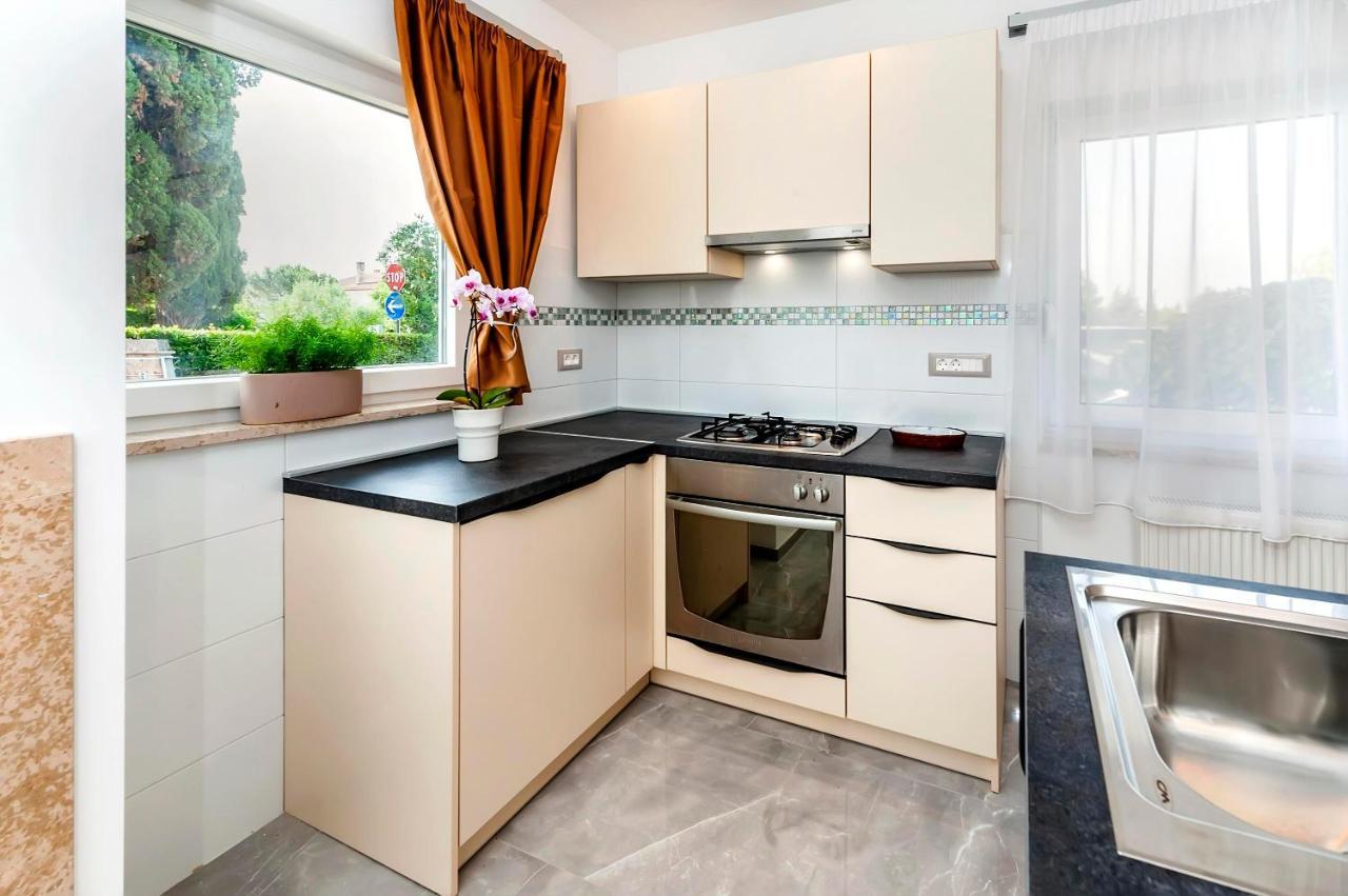 Apartments El Corsaro روفينج المظهر الخارجي الصورة