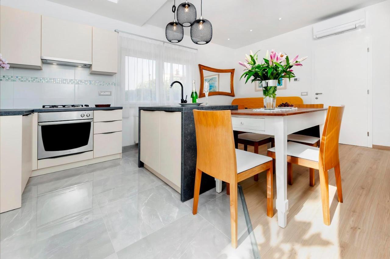 Apartments El Corsaro روفينج المظهر الخارجي الصورة