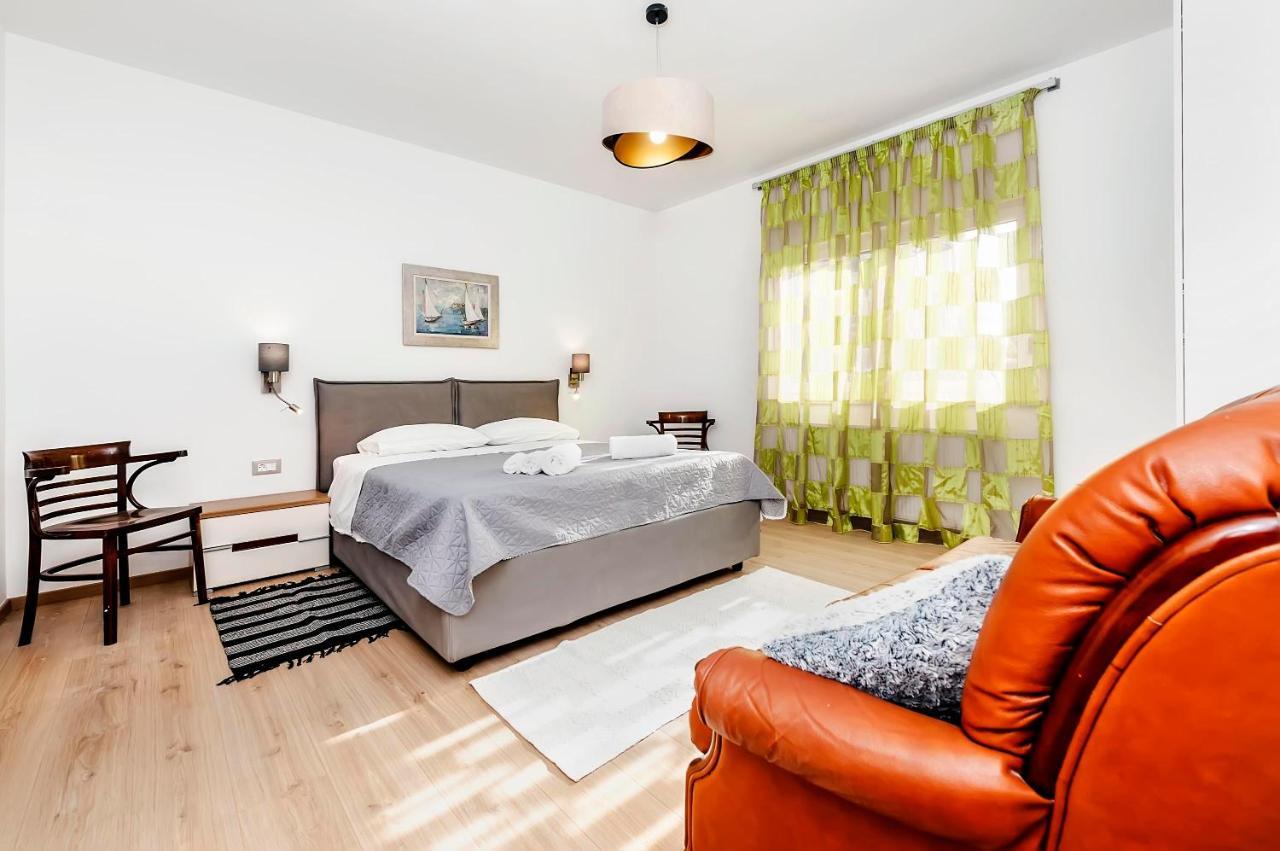 Apartments El Corsaro روفينج المظهر الخارجي الصورة